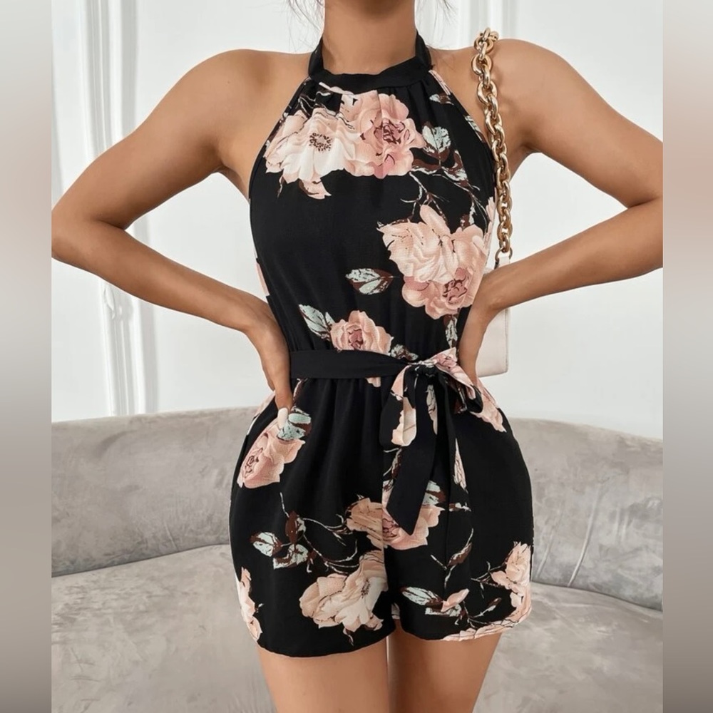 🌼Black floral print ladies romper🌼
